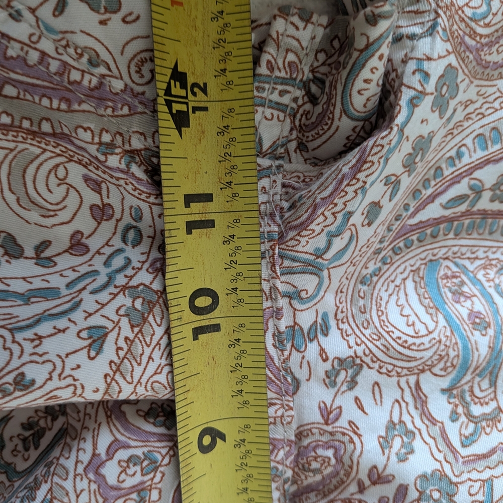 Bandolino Shorts Size 12 High Rise 98% Cotton Paisley Print Brown Pink Blue NWT - Picture 10 of 16